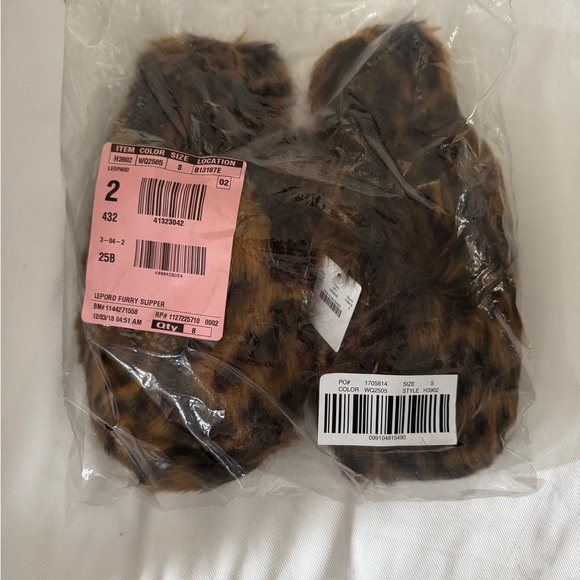 NWT, leopard prints furry slippers - Picture 1 of 5